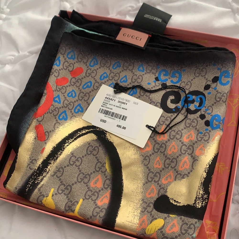 Authentic Gucci scarf - Picture 2 of 3